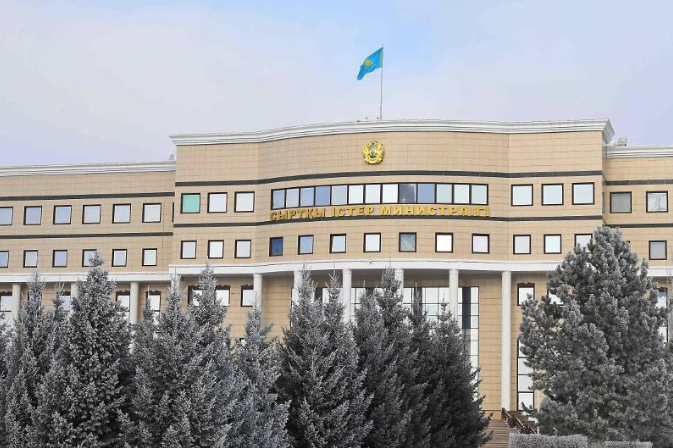 Murat Nurtleu, the Deputy Prime Minister and Minister of Foreign Affairs of Kazakhstan, Meets with Mu Dong, the Asia-Pacific Affairs Advisor of the ICC