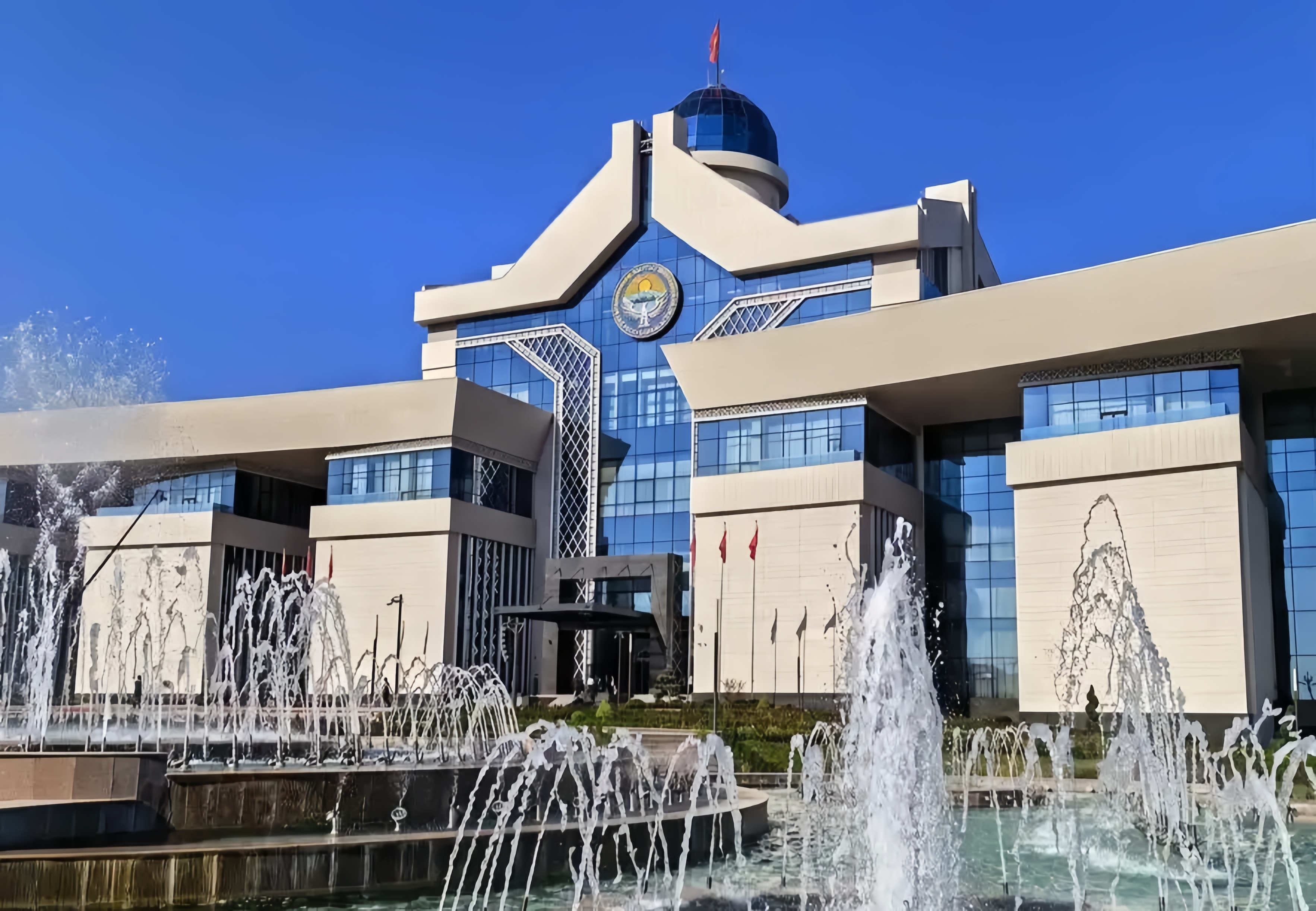 Akylbek Japarov, Advisor to the President of Kyrgyzstan Meets with Mu Dong, Special Envoy and Special Representative for Asia-Pacific Affairs of the ICC