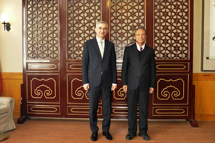 Ambassador of Iraq to China Ahmad Berwari Visits the ICC